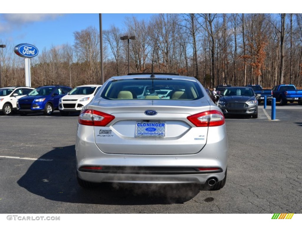 2013 Fusion SE 1.6 EcoBoost - Ingot Silver Metallic / Dune photo #4