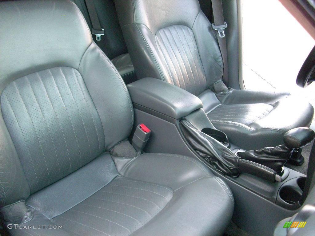 2004 Grand Am GT Sedan - Victory Red / Dark Pewter photo #24