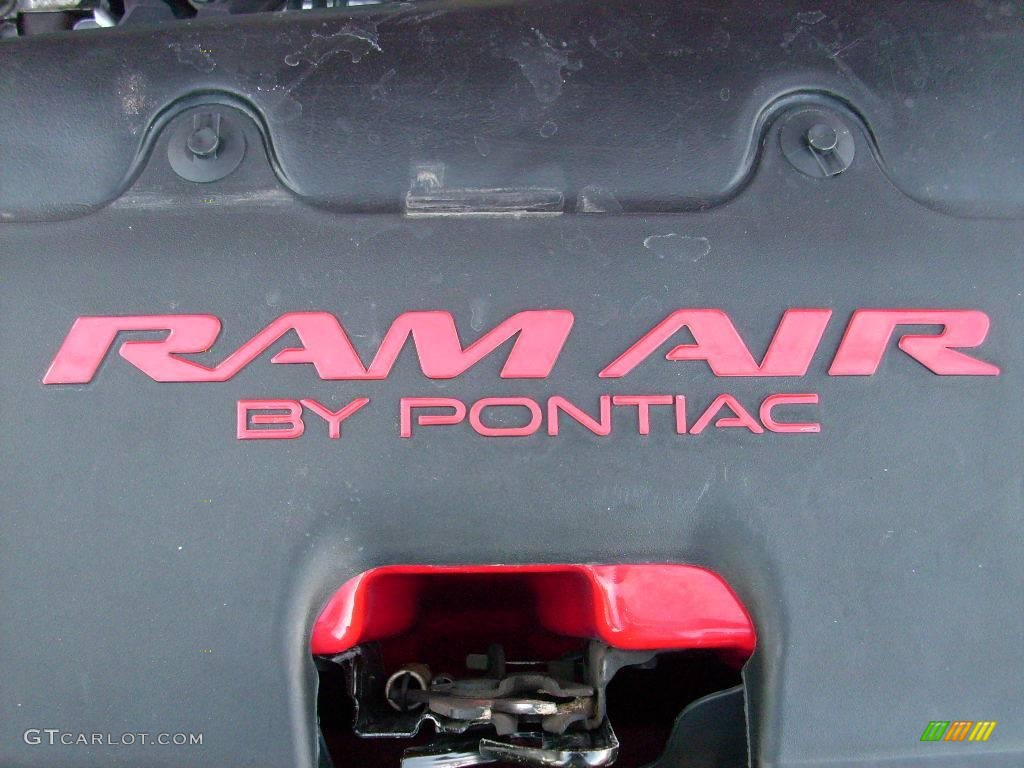 2004 Grand Am GT Sedan - Victory Red / Dark Pewter photo #29