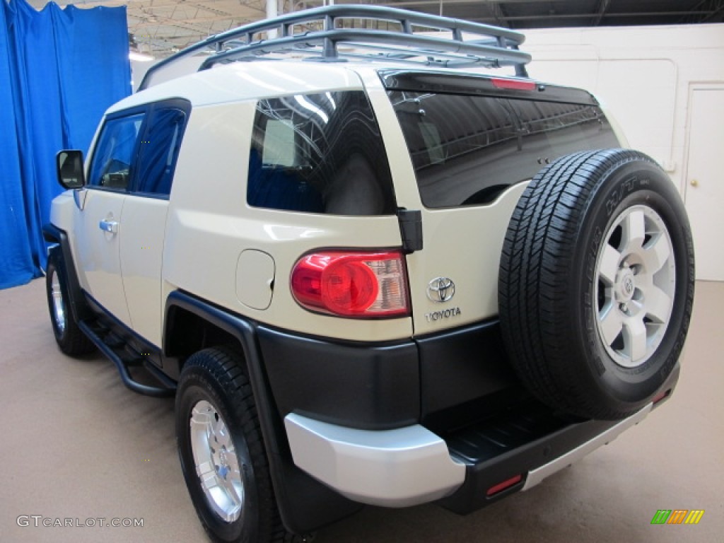 2008 FJ Cruiser 4WD - Iceberg White / Dark Charcoal photo #6