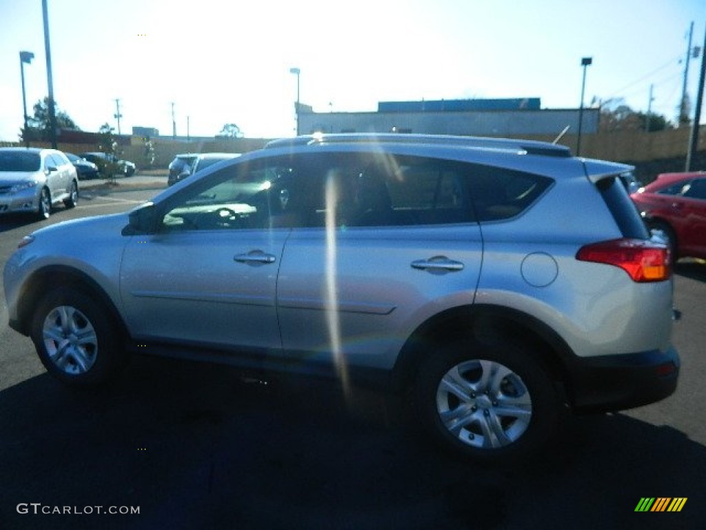 2013 RAV4 LE - Classic Silver Metallic / Black photo #2