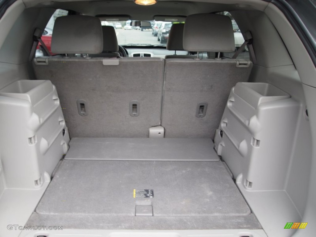 2005 Chevrolet Equinox LS AWD Trunk Photos