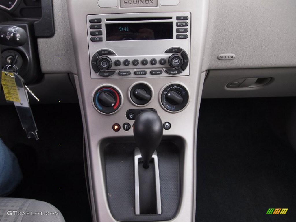 2005 Chevrolet Equinox LS AWD Controls Photos
