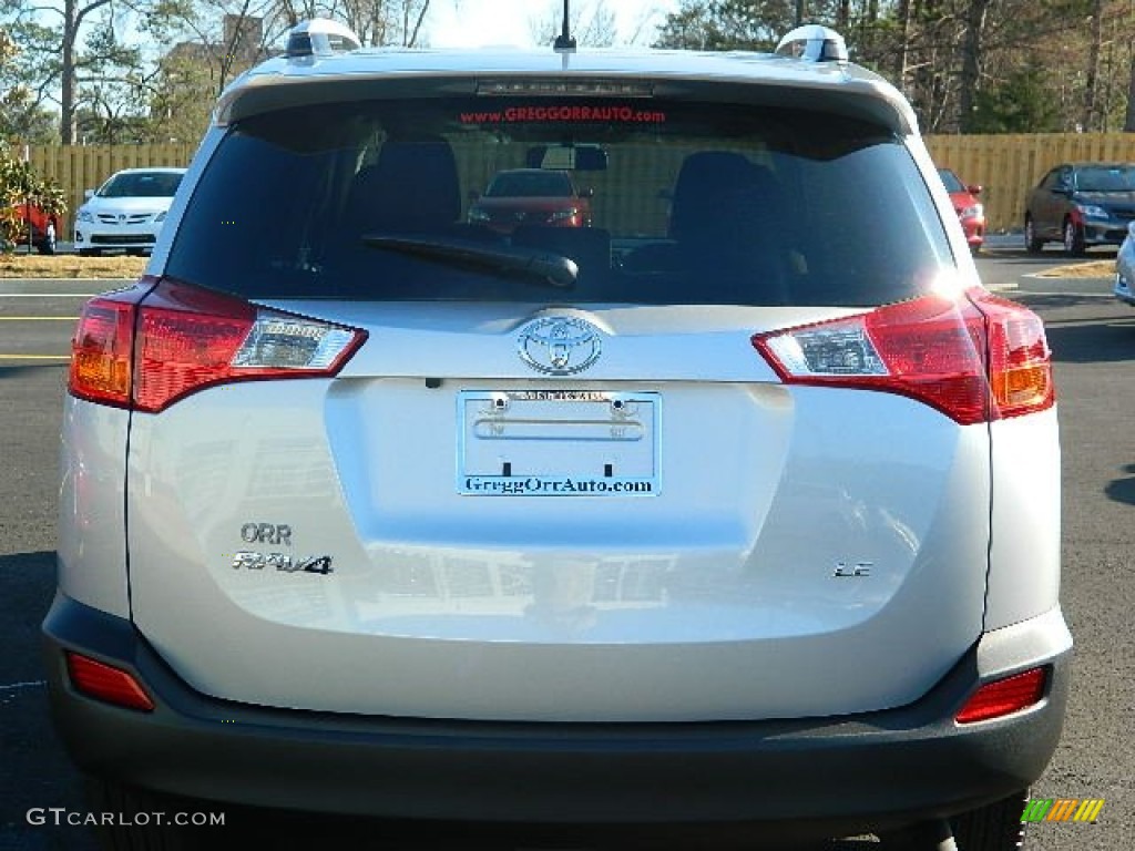 2013 RAV4 LE - Classic Silver Metallic / Black photo #13