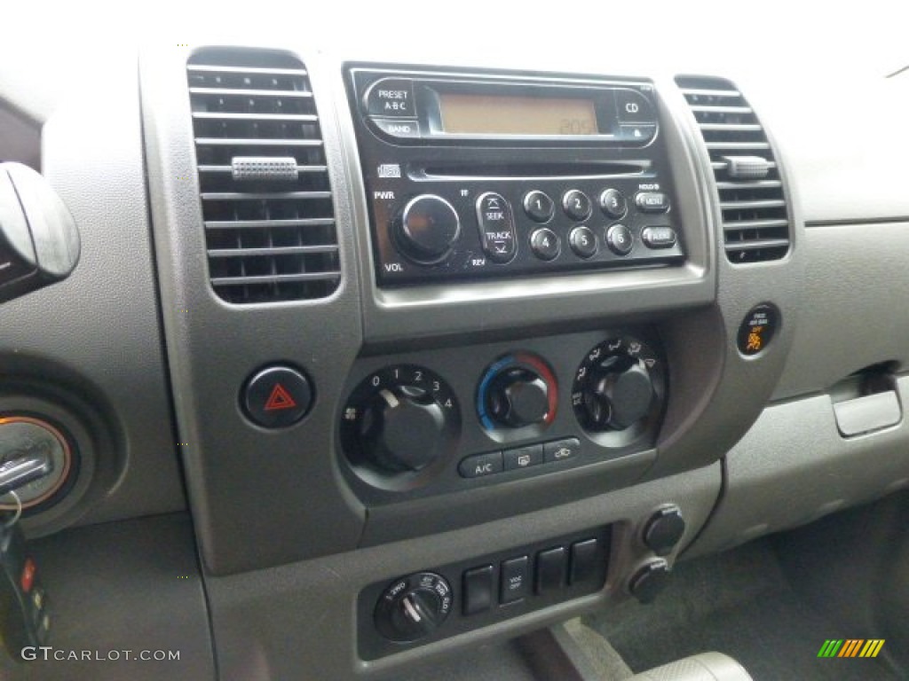 2005 Xterra S 4x4 - Red Brawn Pearl / Steel/Graphite photo #23