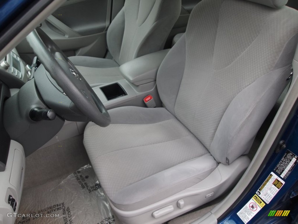 2009 Toyota Camry LE Front Seat Photos