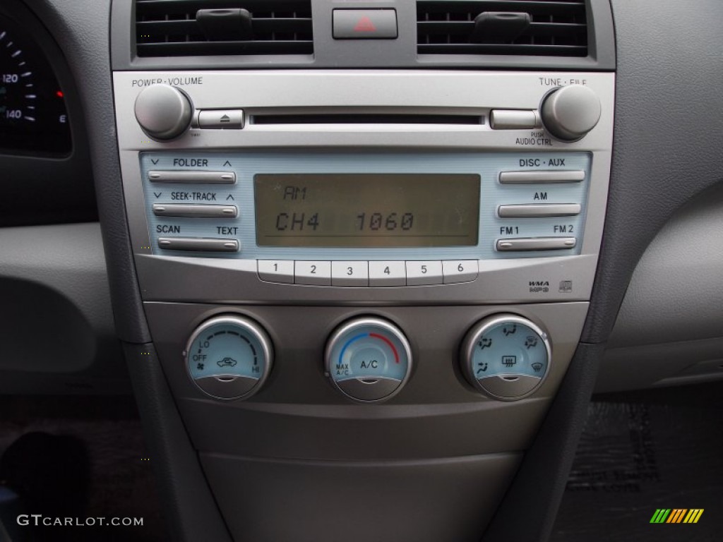 2009 Toyota Camry LE Audio System Photo #77765396