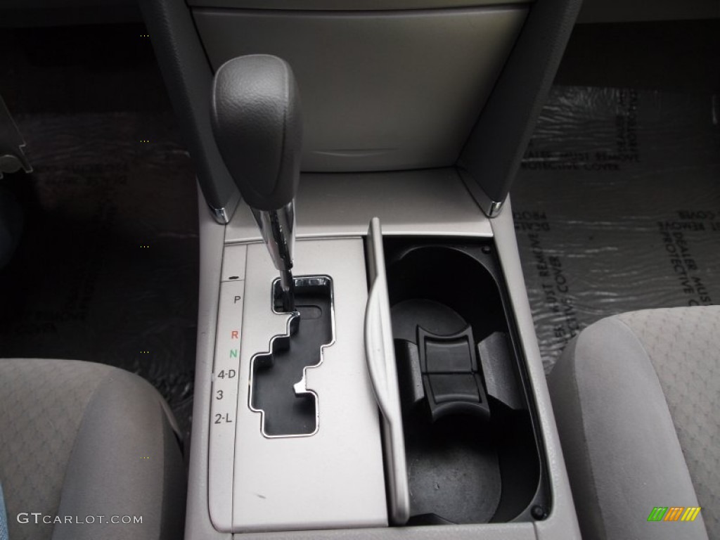2009 Toyota Camry LE Transmission Photos