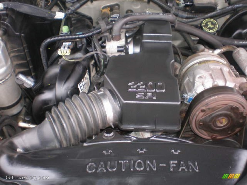 2000 Chevrolet S10 LS Regular Cab Engine Photos
