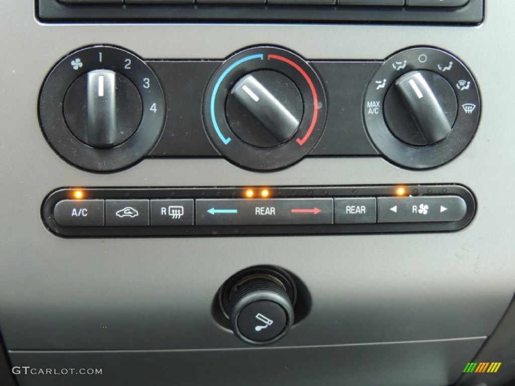2010 Ford Expedition XLT Controls Photos