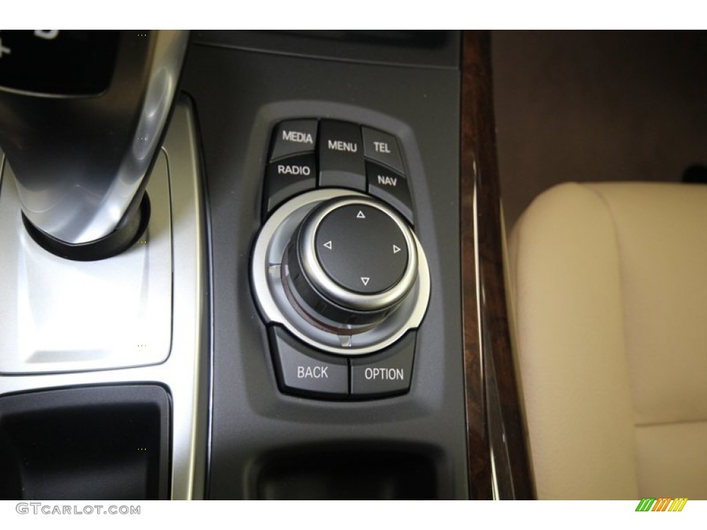 2013 BMW X5 xDrive 35d Controls Photo #77770878