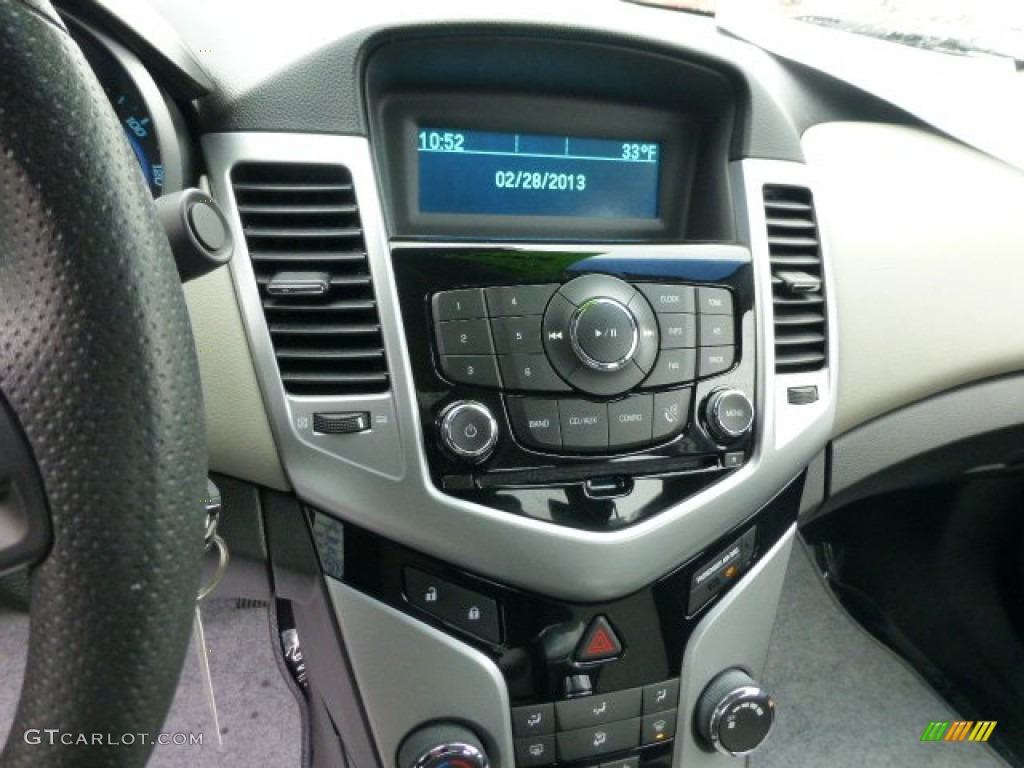 2011 Chevrolet Cruze LS Controls Photo #77771819