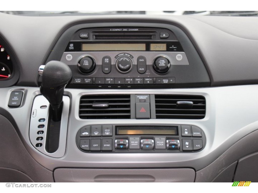 2010 Honda Odyssey EX Controls Photo #77773145