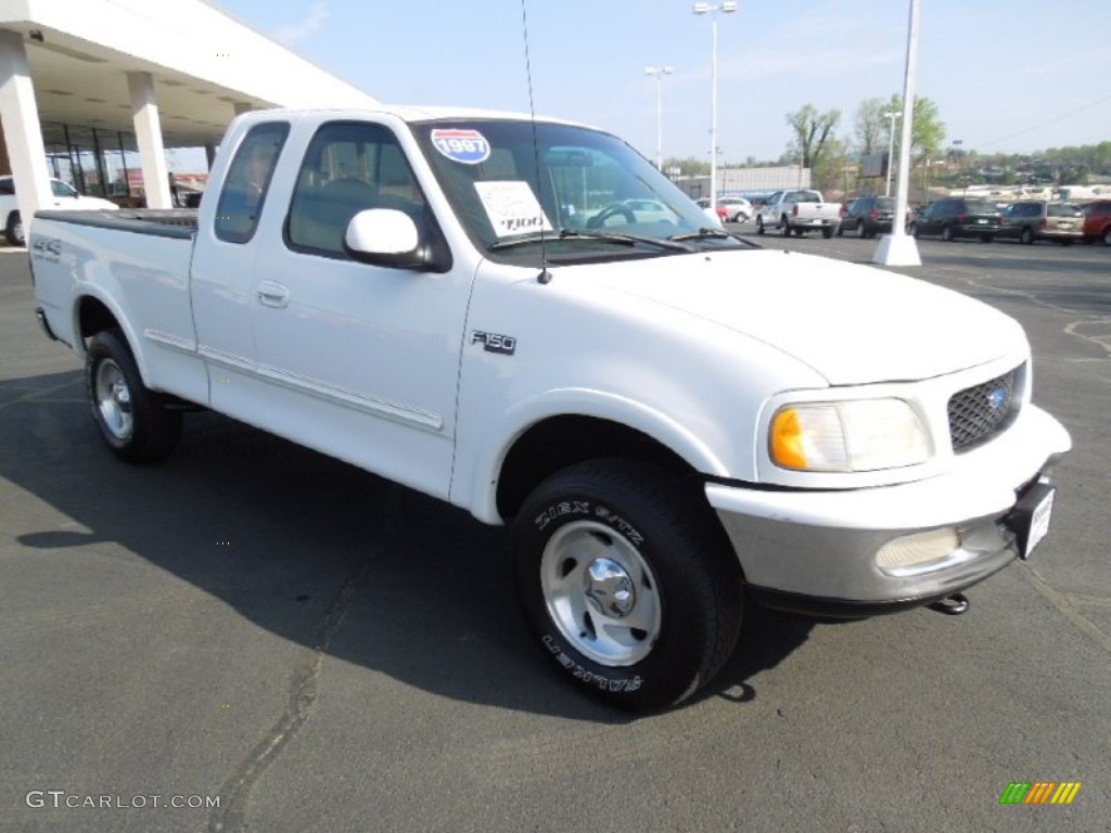 1997 F150 XLT Extended Cab 4x4 - Oxford White / Medium Prairie Tan photo #2