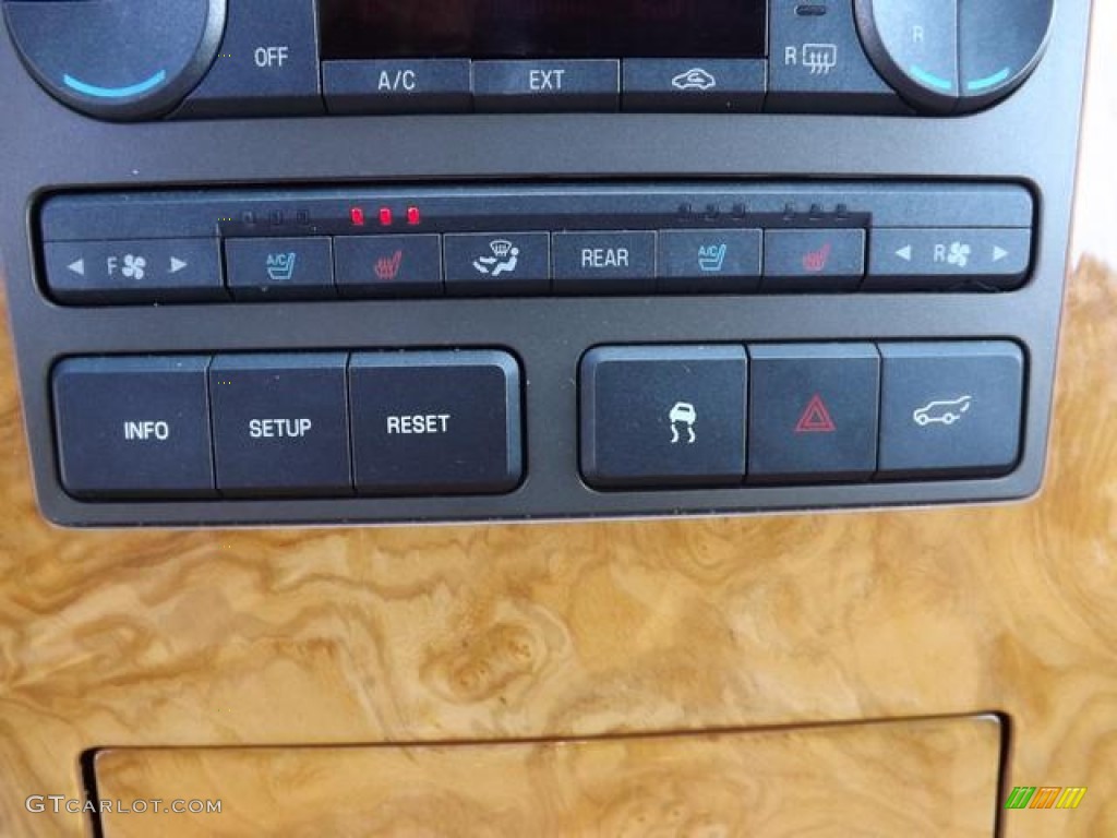 2011 Lincoln Navigator Limited Edition Controls Photo #77775119