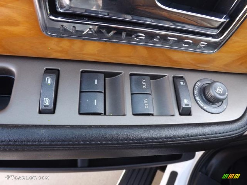 2011 Lincoln Navigator Limited Edition Controls Photo #77775395