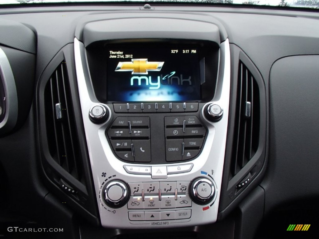 2013 Chevrolet Equinox LT AWD Controls Photo #77775550
