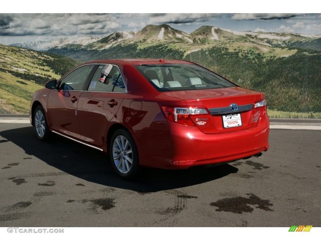 2013 Camry Hybrid XLE - Barcelona Red Metallic / Light Gray photo #2
