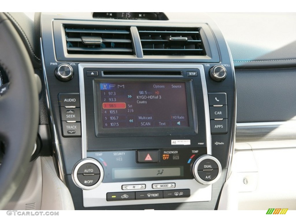 2013 Camry Hybrid XLE - Barcelona Red Metallic / Light Gray photo #6