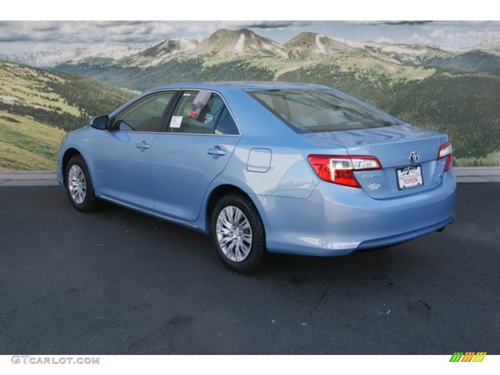 2013 Camry Hybrid LE - Clearwater Blue Metallic / Light Gray photo #2