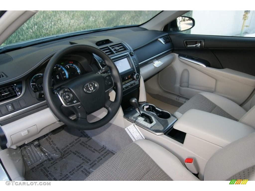 2013 Camry Hybrid LE - Clearwater Blue Metallic / Light Gray photo #5