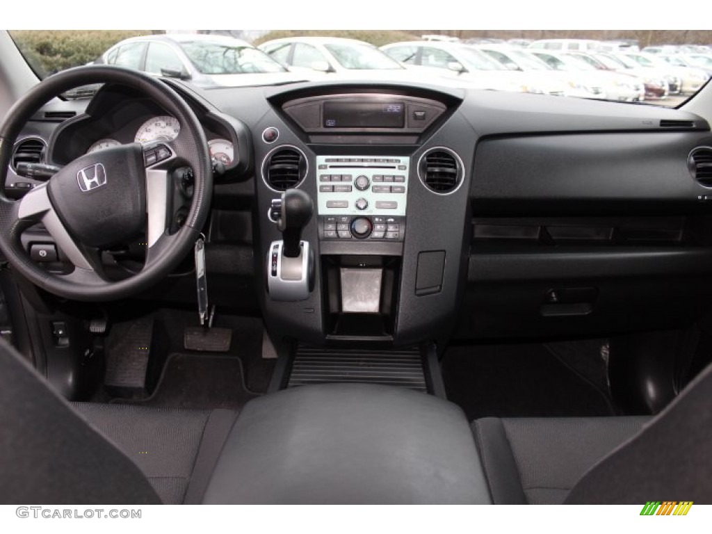2011 Honda Pilot LX 4WD Dashboard Photos