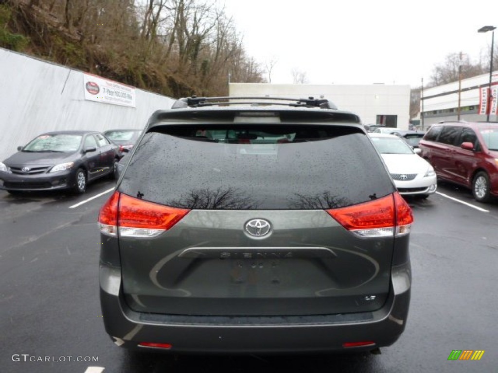 2011 Sienna LE - Cypress Green Pearl / Bisque photo #12