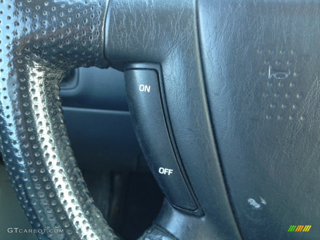 2004 Mazda Tribute ES V6 4WD Controls Photo #77782540
