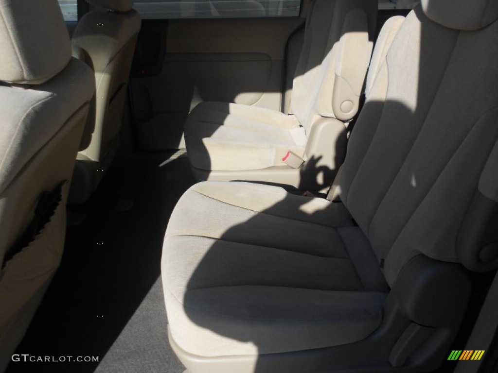 2008 Sedona LX - Sunset Gold Metallic / Beige photo #9