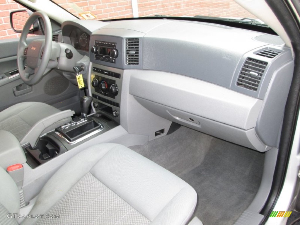2006 Jeep Grand Cherokee Laredo 4x4 Medium Slate Gray Dashboard Photo #77783189
