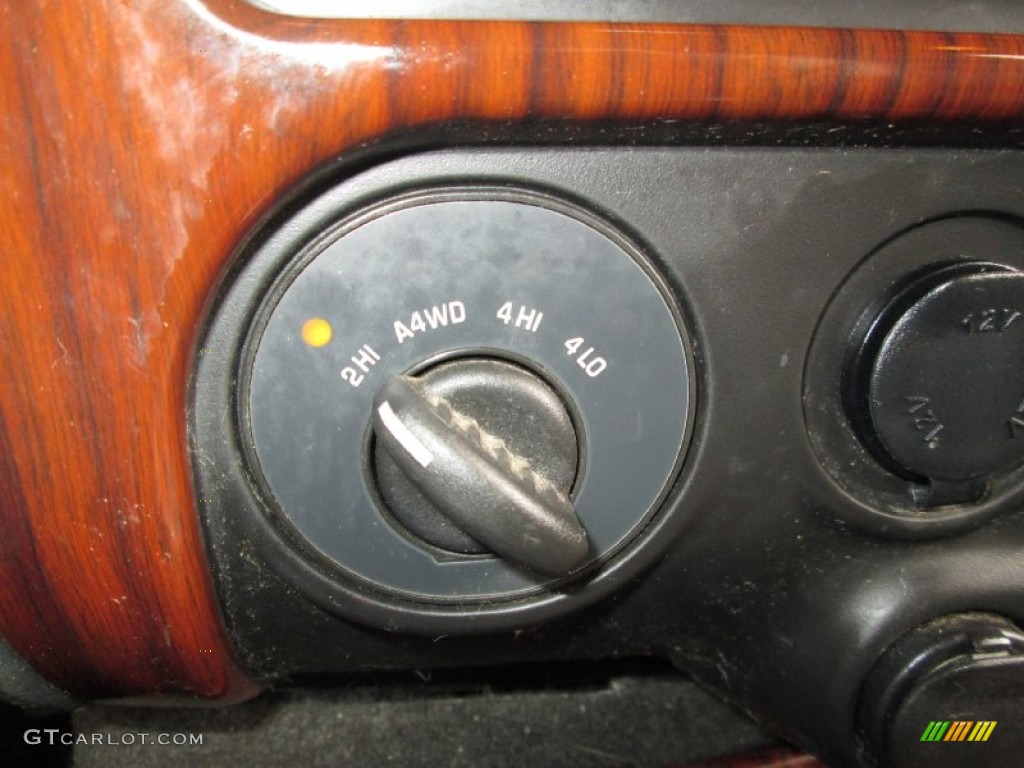 2004 GMC Envoy XL SLT 4x4 Controls Photo #77784182