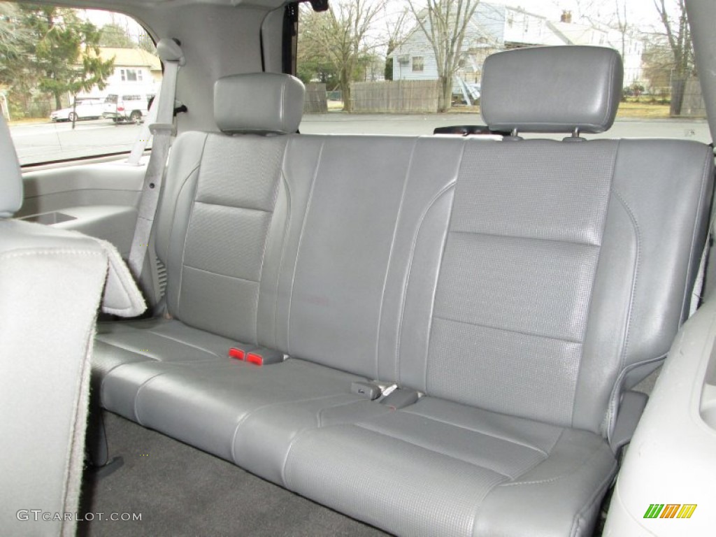 2004 Nissan Armada LE 4x4 Rear Seat Photos