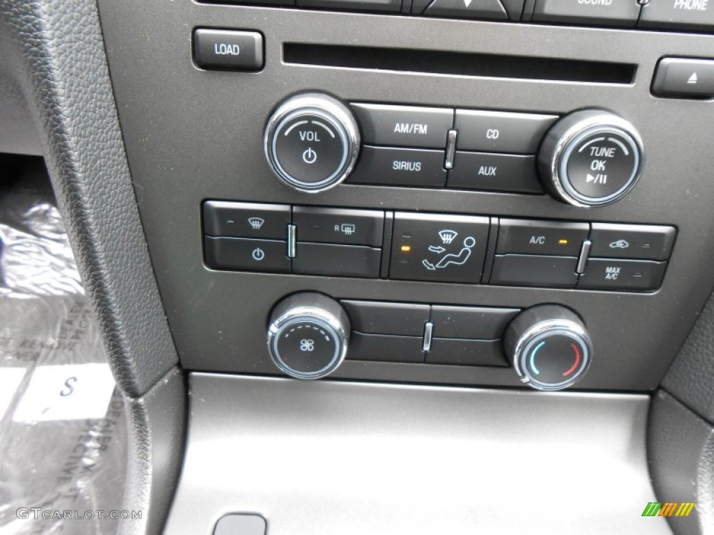 2014 Ford Mustang GT Coupe Controls Photo #77787500