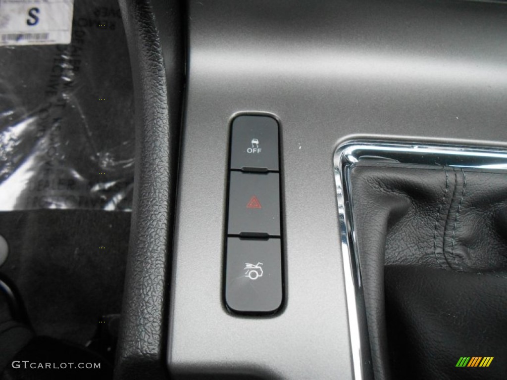 2014 Ford Mustang GT Coupe Controls Photo #77787548
