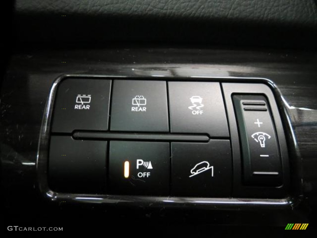 2011 Kia Sorento LX Controls Photo #77787557