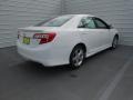 Super White - Camry SE Photo No. 4