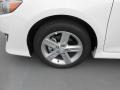 Super White - Camry SE Photo No. 13