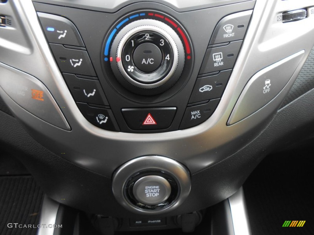 2013 Hyundai Veloster RE:MIX Edition Controls Photo #77789990