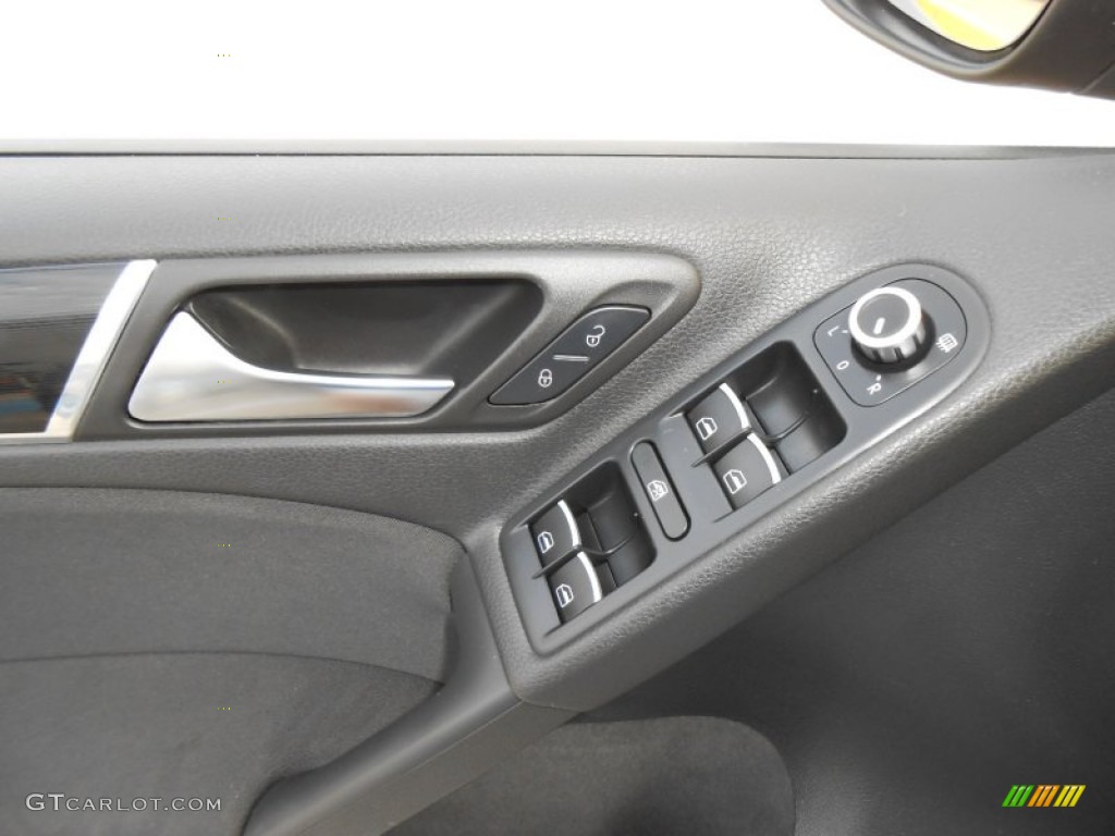 2010 Volkswagen GTI 4 Door Controls Photos