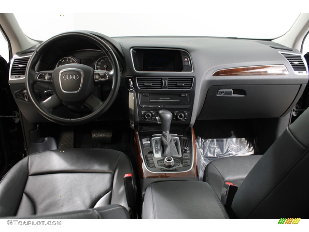 2010 Audi Q5 3.2 quattro Black Dashboard Photo #77792033