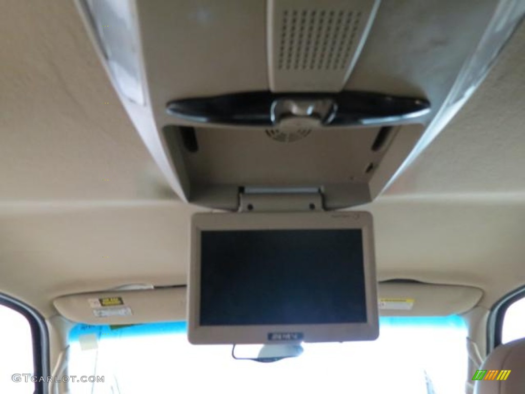 2002 Ford Expedition Eddie Bauer Entertainment System Photos