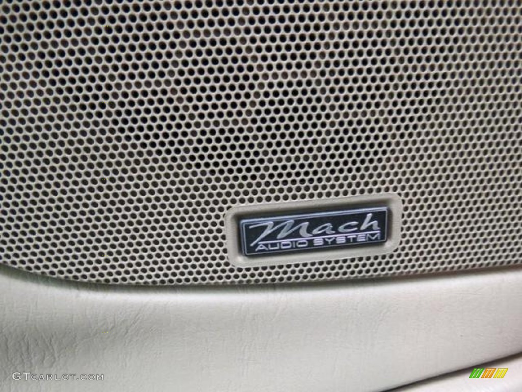 2002 Ford Expedition Eddie Bauer Audio System Photo #77792669