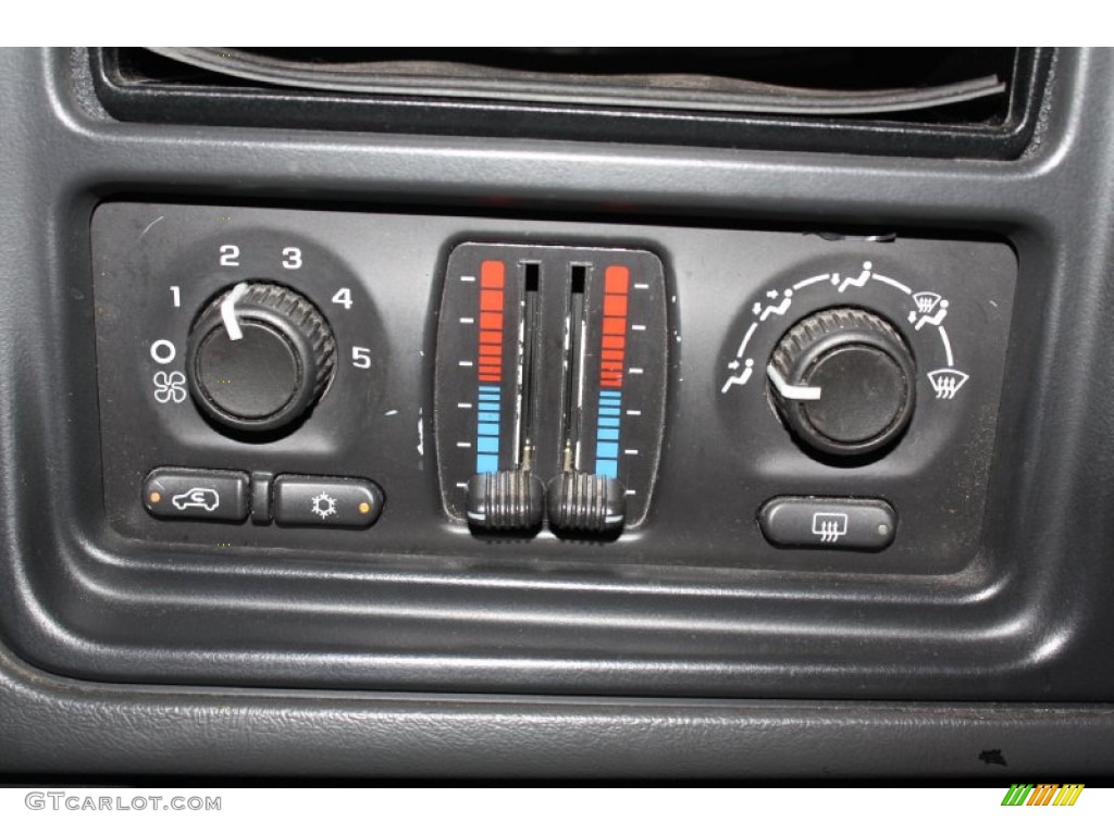 2004 Chevrolet Silverado 1500 LS Extended Cab Controls Photo #77793485