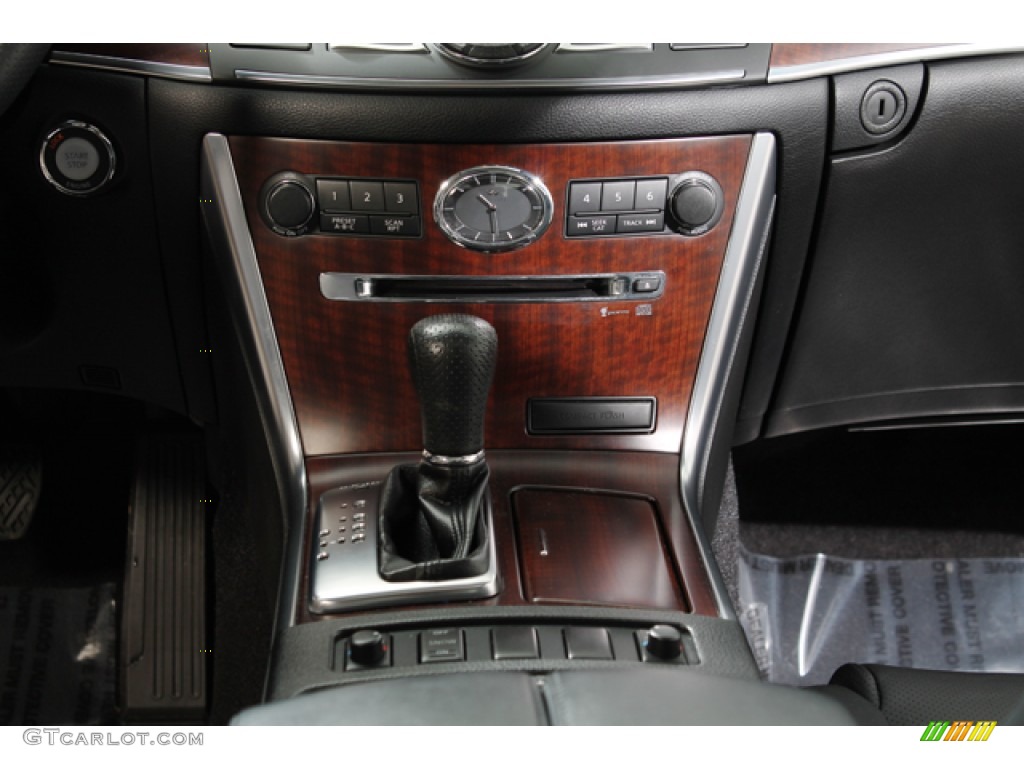 2010 Infiniti M 45x AWD Sedan Controls Photos