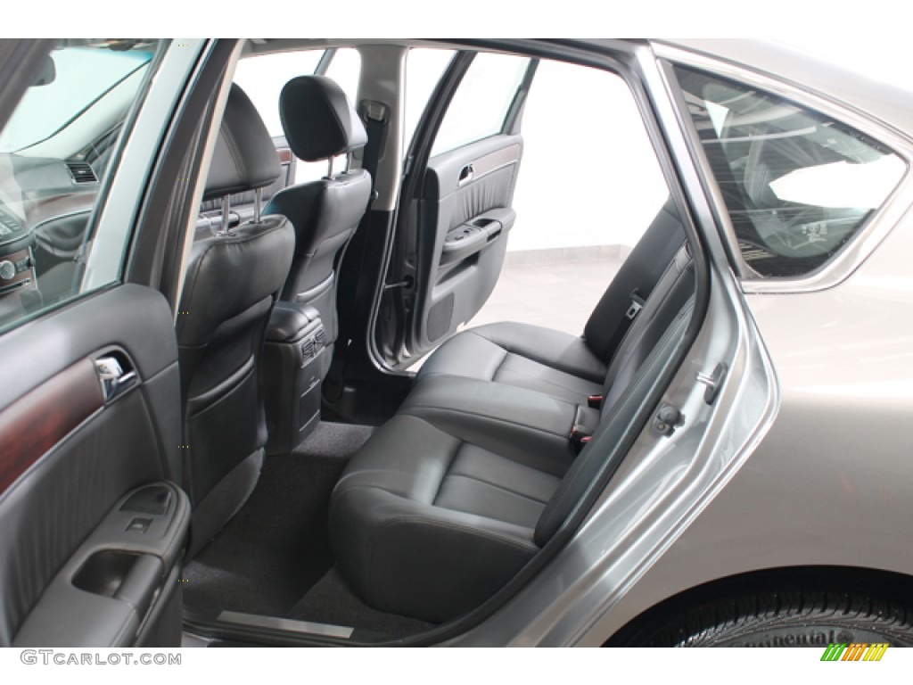 2010 Infiniti M 45x AWD Sedan Rear Seat Photos