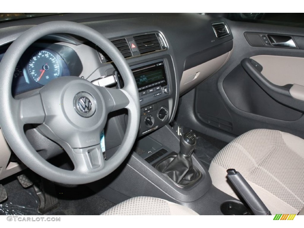 2013 Jetta S Sedan - Moonrock Silver Metallic / Latte Macchiato photo #11