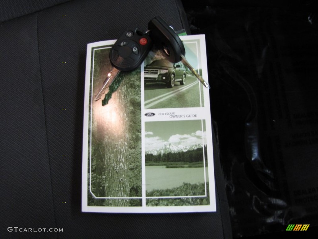 2012 Escape XLT V6 4WD - Ingot Silver Metallic / Charcoal Black photo #28