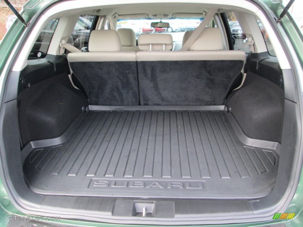 2010 Subaru Outback 3.6R Premium Wagon Trunk Photos