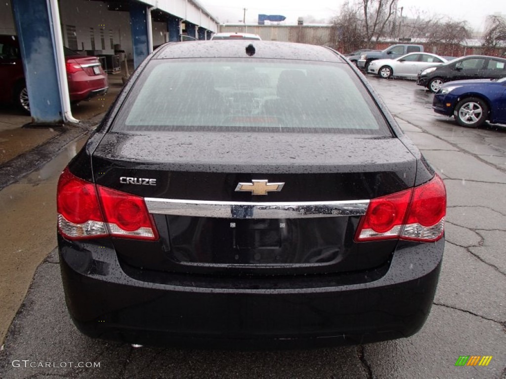 2013 Cruze LS - Black Granite Metallic / Jet Black/Medium Titanium photo #7