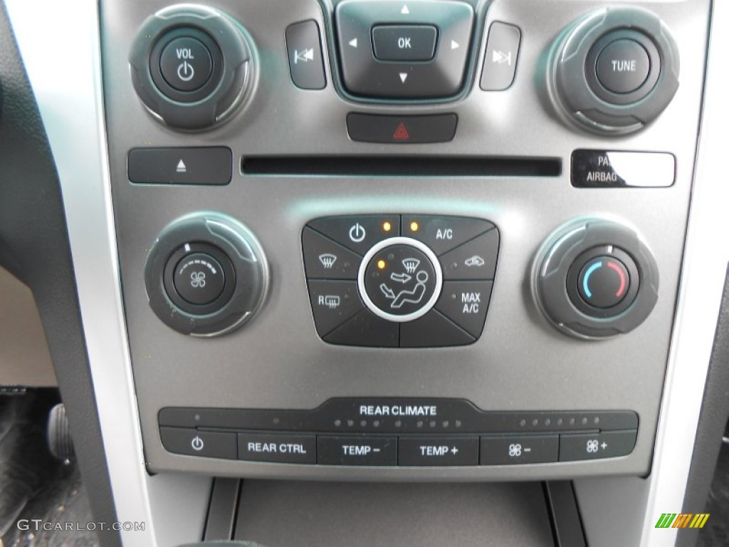 2013 Ford Explorer FWD Controls Photo #77799824